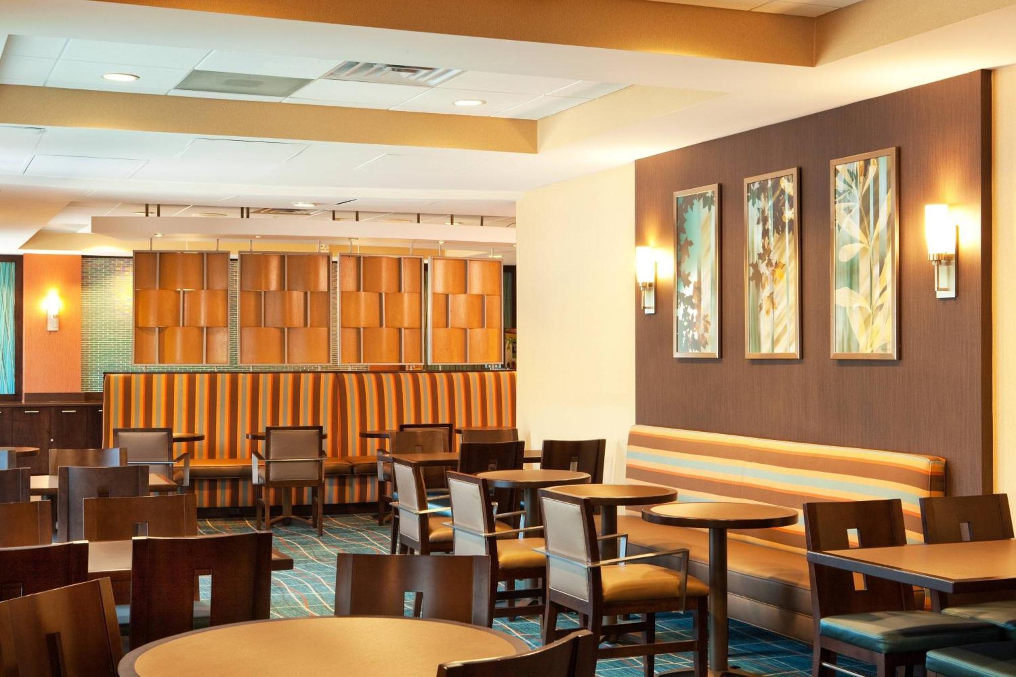 Springhill By Marriott Westchester County 3*